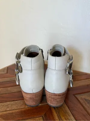 FRYE Women's White Leather Ankle Boots with Buckle Straps thumbnail 3