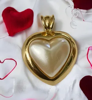Vintage Pearl Heart Pendant thumbnail 1