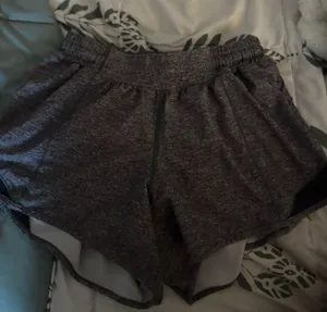 workout shorts Gray Size 6 thumbnail 1