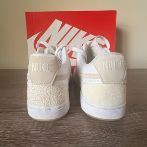 New Nike Court Vision Low White and Cream Sneakers (Women) Size 6.5M thumbnail 4