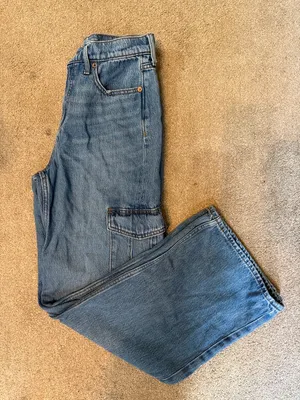 Old Navy Light Wash Sky Hi Wide Leg Cargo Jeans Size 2 thumbnail 1