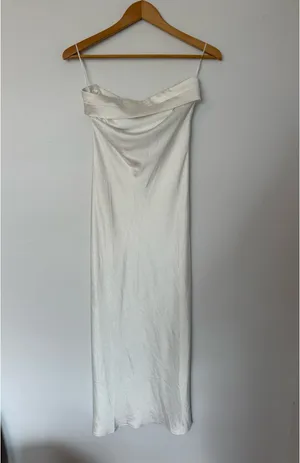 White Strapless Satin thumbnail 2