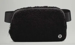 LULULEMON Everywhere Fleece‎ Belt Bag Black thumbnail 1