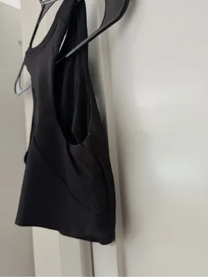 Lululemon Women’s Black Ribbed Cropped Tank Top thumbnail 4