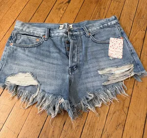 NWT Free People Light Wash Frayed Denim Shorts size 28 thumbnail 1