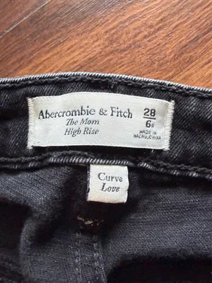 Abercrombie & Fitch Distressed Mom High Rise Curve Love thumbnail 3