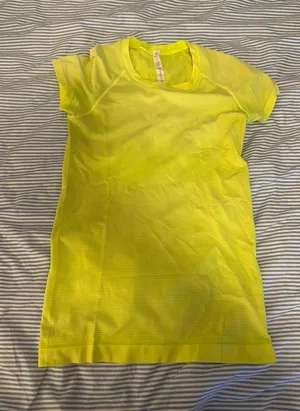 Lululemon Swiftly Tech Short Sleeve thumbnail 1