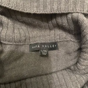 Napa Valley gray knit poncho wrap turtleneck sweater faux leather buckle L XL thumbnail 5