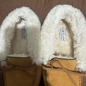 Porland boot company Women's Tan Suede Slippers Yellow Size 7 thumbnail 2