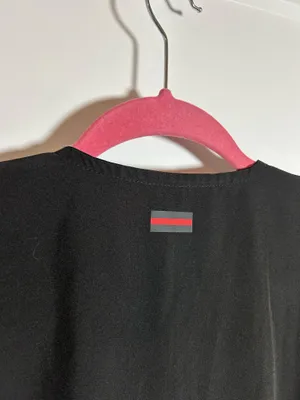 Women’s medium black scrubs medical top thumbnail 6