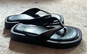 Sandals thumbnail 1