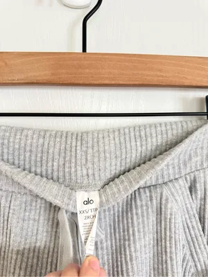 Alo Yoga Muse Sweatpant in Grey thumbnail 5
