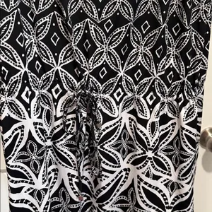 White House Black Market Dress M Black‎ White Off Shoulder Geometric thumbnail 4