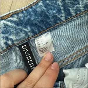 H&M Divided Distressed Wide-Leg Flare Jeans – Size 6 | Inseam 29” thumbnail 5