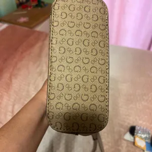 Perfect Guess brown and rose tote back tote bag , is perfect, like new thumbnail 4