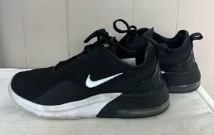 Nike Air Max Motion 2 (Women’s 8.5) thumbnail 1