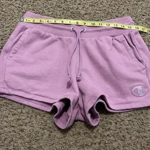 Champion shorts-Size Large thumbnail 6