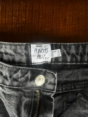 Black Straight-Leg Jeans thumbnail 2