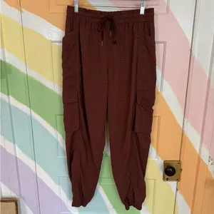 Fabletics Ripstop Cargo Brown Check Trendy Casual Quick Dry Joggers Sz M 💚🍄 thumbnail 4