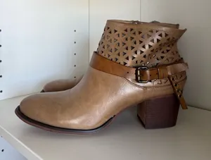 Western Girl Ankle Boots Brown Size 10 thumbnail 1