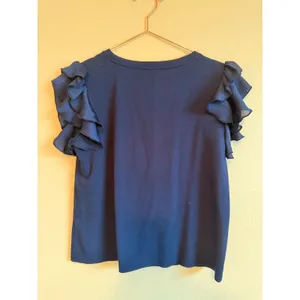 Vince Camuto Knit Top Womens XS Navy‎ Blue Ruffle Sleeve Chiffon Trim Blouse thumbnail 5