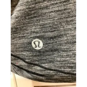 Lululemon Womens Gray Open Back Tank Top‎ With Built-In Bra (SZ6) thumbnail 3
