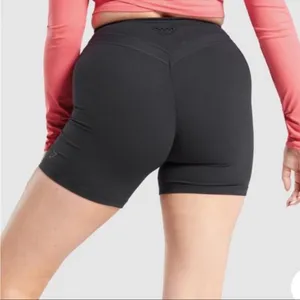 Whitney Simmons x Gymshark • black biker shorts sz XS thumbnail 7