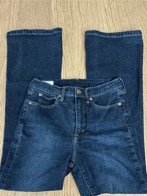 GAP 70's High Rise Flare Jeans in Dark Wash 28 thumbnail 10