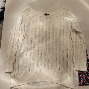 American eagle outfitters Size: medium White cable knit sweater Small stain in front shown in photo #preppy thumbnail 1