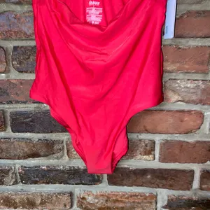 NWT Quince Cherry Red Italian Cut Out One-Piece Swimsuit Women's Size Small thumbnail 5