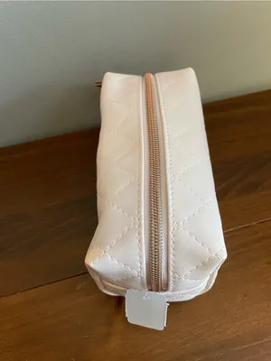 New Bath & Body Works Blush Quilted Cosmetic Pouch thumbnail 2