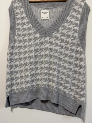 Abercrombie & Fitch Houndstooth V-Neck Sweater Vest Size Large Grey thumbnail 5