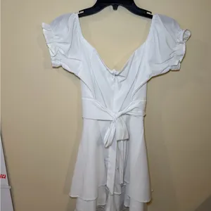 Chic White Puff Sleeve Mini Dress Size M thumbnail 2