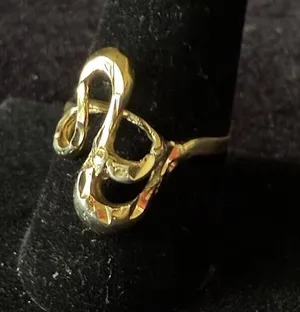 Vintage Gold Tone Abstract Swirl Statement Ring Sz 9 thumbnail 1