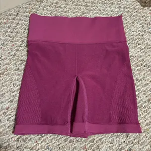 Lululemon Sculpt Short Ultra Violet- Size Small thumbnail 5