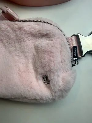 Lululemon‎ Everywhere Belt Bag 1L Plush Fleece Pink Mist Faux Fur Crossbody OS thumbnail 4