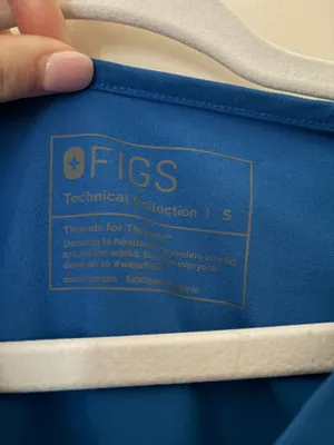 Figs scrub top thumbnail 3