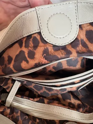 Women's Soft Leather Shoulder Bag in Beige thumbnail 11