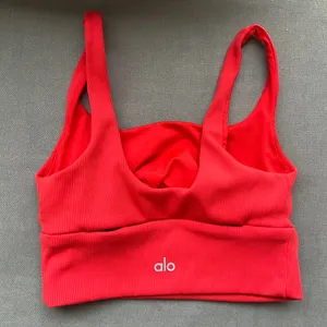 Alo Yoga Slit Bra Red Hot Summer S thumbnail 4