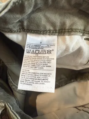 Old Navy Women’s Camouflage Skinny Stretchy Cargo Pants thumbnail 5