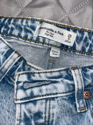 Abercrombie Curve Love Jeans thumbnail 2