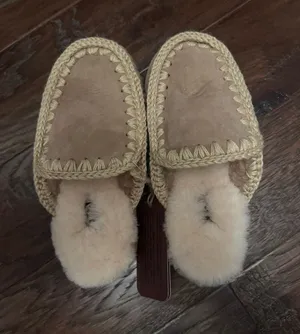 38 MOU Slippers Minky Fur Striped Sheepskin Lined thumbnail 1