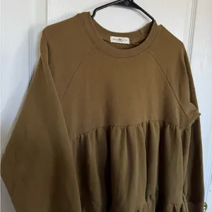 Natural Life Joey Tiered Sweater Dress in Olive thumbnail 7