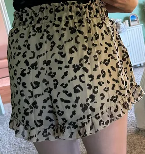 Leopard Print Ruffled Shorts Tan thumbnail 5