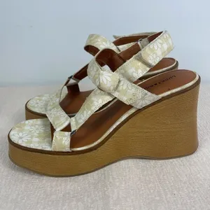 Lucky Brand‎ Buttered Yellow Floral Canvas Demmia Platform Wedge Sandal thumbnail 2
