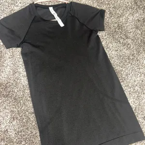 Black Lululemon Swiftly Tech Short Sleeve thumbnail 1
