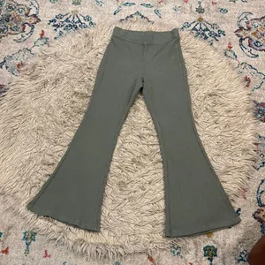 Aerie waffle knit stretchy flare pants size medium thumbnail 2