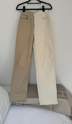 Two-Tone Beige/Cream Straight-Leg Jeans thumbnail 1