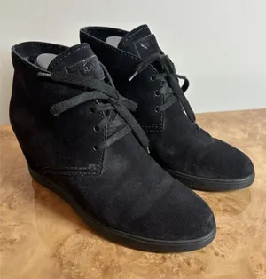 Prada Black Suede Chukka Ankle Boots Women's Size 40 Lace-Up Wedge Heel thumbnail 1