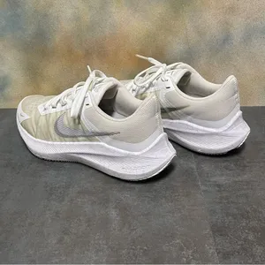 Nike Zoom Winflo 8 CW3421-104 Women's White Metallic Silver Running Shoes Size 8 thumbnail 7